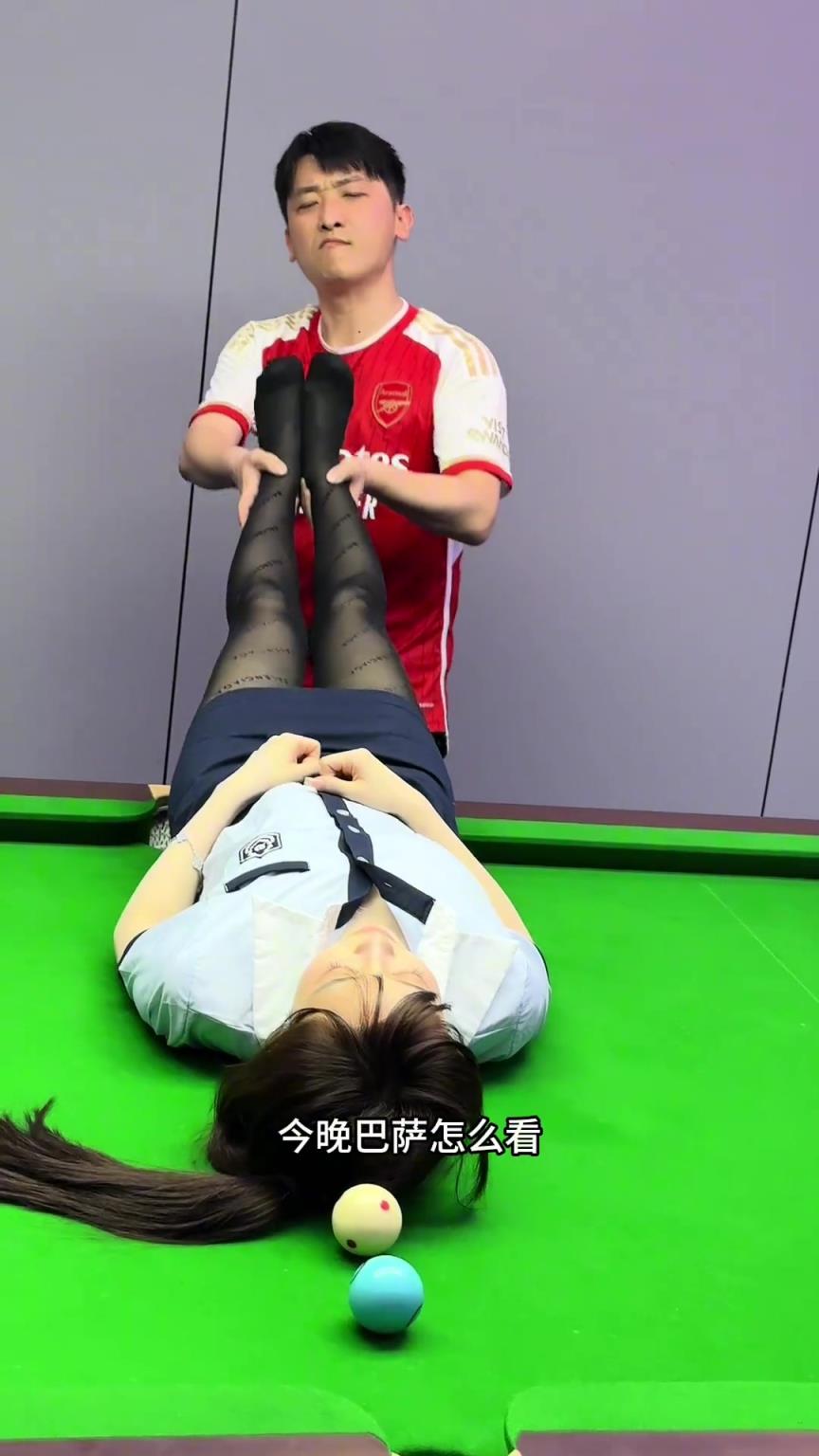 預(yù)測歐冠??？該說不說有點(diǎn)味…拿自己妹妹當(dāng)臺球桿也是沒誰了