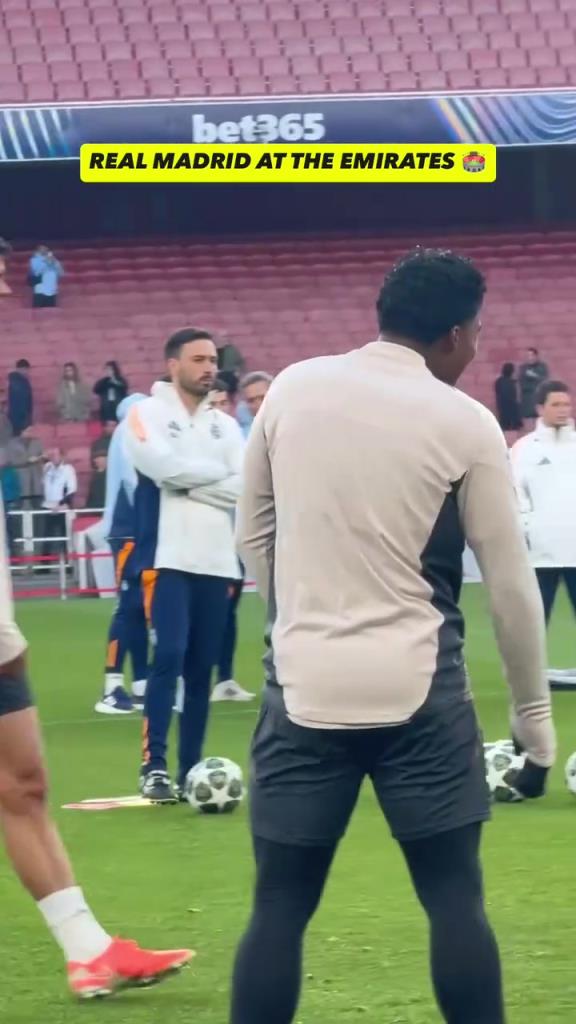 還能逆轉(zhuǎn)嗎？皇馬此前在酋長球場賽前熱身是快樂的！